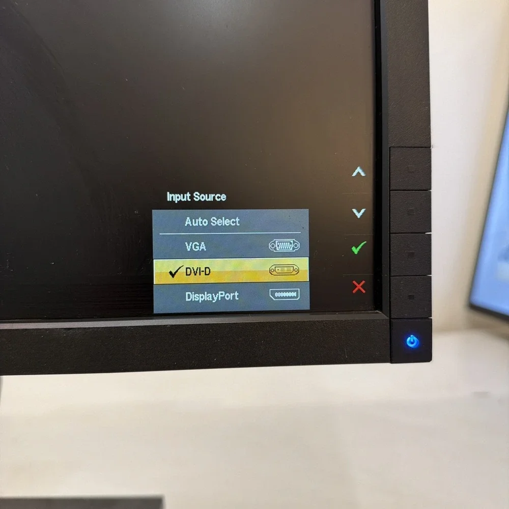 Dell UltraSharp U2211Ht 21.5